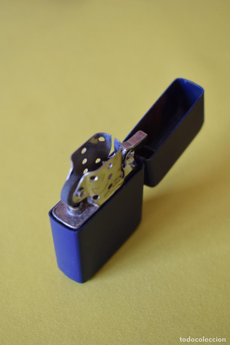 Mecheros: Mechero azul tipo Zippo. Atomic - Foto 2