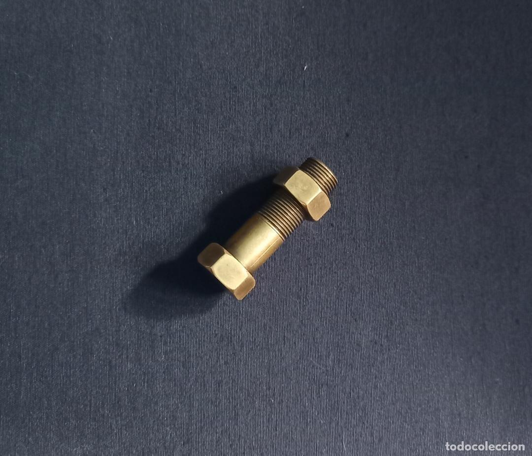 Mecheros: Mechero tornillo de lat&oacute;n - Foto 1