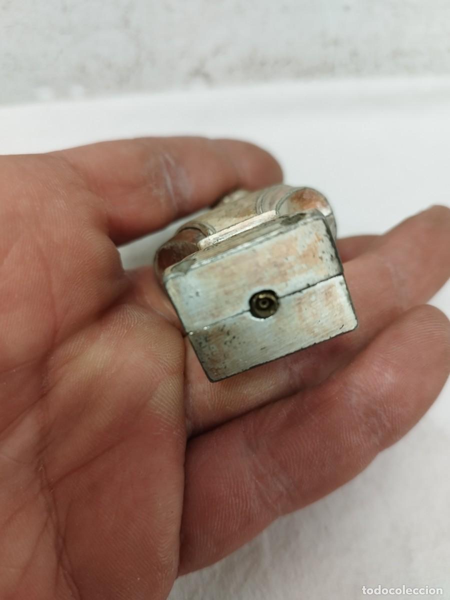 Mecheros: Mechero autom&aacute;tico, forma de busto de hombre a identificar. Funciona. - Foto 5
