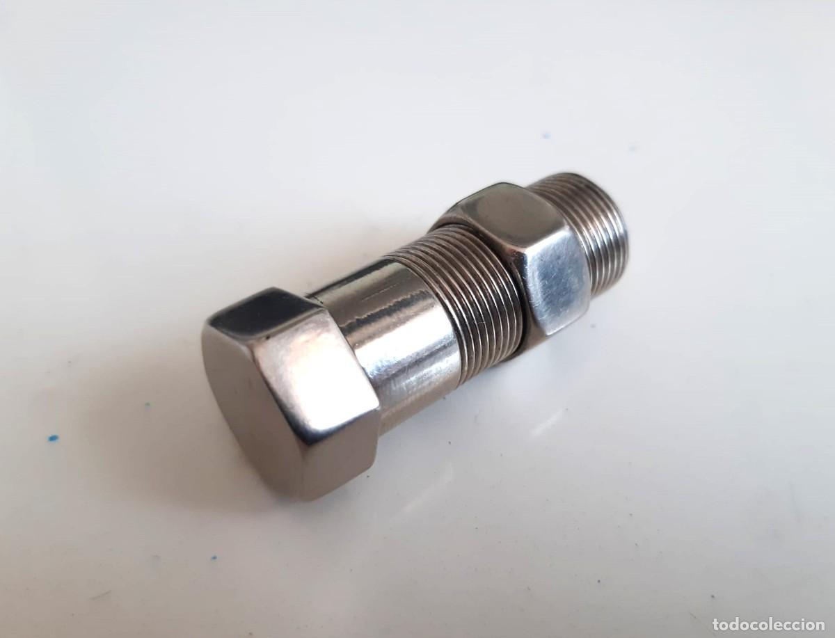 Mecheros: Mechero de gasolina con forma de tornillo y tuerca - Foto 2