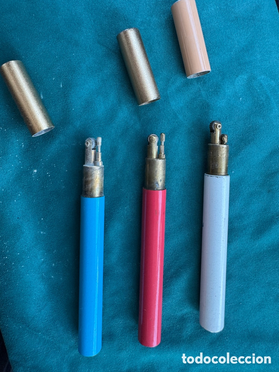 Mecheros: Tres mecheros cigarillos uno Rothmans
