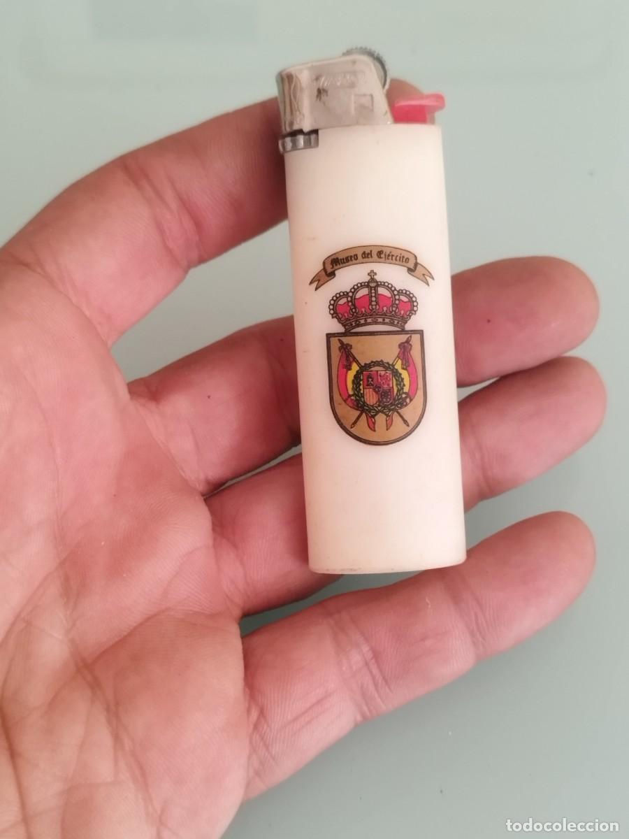 Mecheros: Mechero Bic, del Museo del Ej&eacute;rcito. Sin gas. - Foto 1