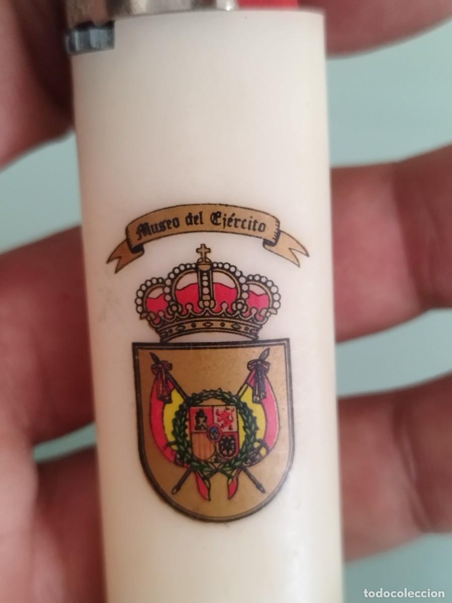 Mecheros: Mechero Bic, del Museo del Ej&eacute;rcito. Sin gas. - Foto 2