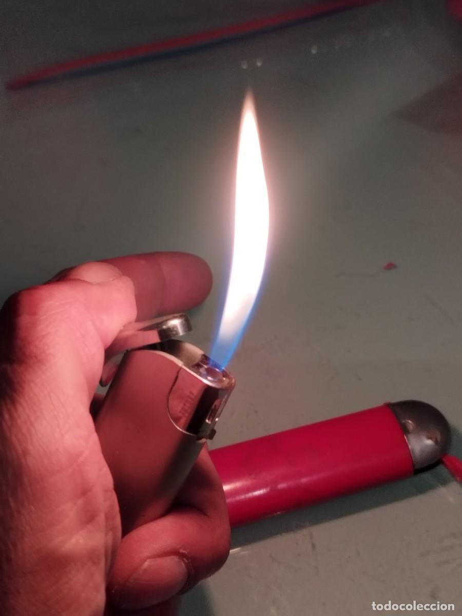 Mecheros: Dos mecheros a gas uno funcionando. - Foto 4