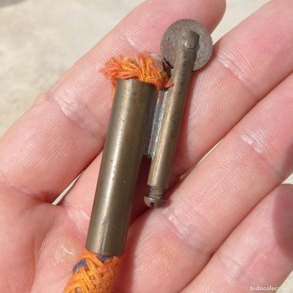 Mecheros: Antiguo mechero de chispa y mecha, funciona!. 14gr. - Foto 2