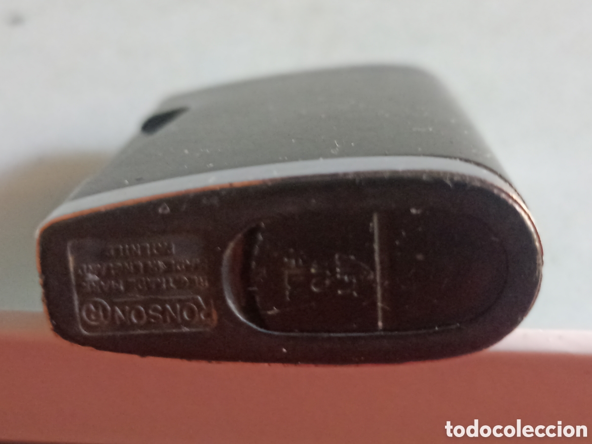 Mecheros: Encendedor Ronson negro deteriorado - Foto 3
