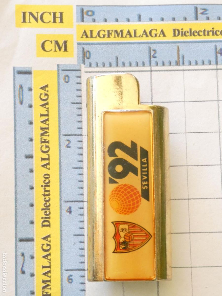 Mecheros: FUNDA METAL PARA MECHERO ENCENDEDOR BIC. EXPO 92 1992 SEVILLA CLUB DE F&Uacute;TBOL