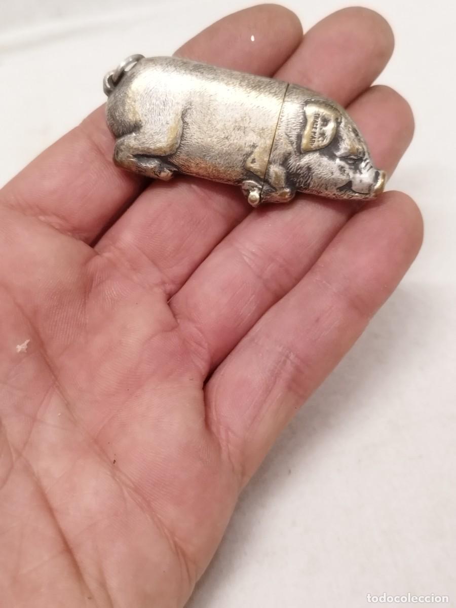 Mecheros: Antiguo mechero en forma de cerdo jabal&iacute;. A restaurar.