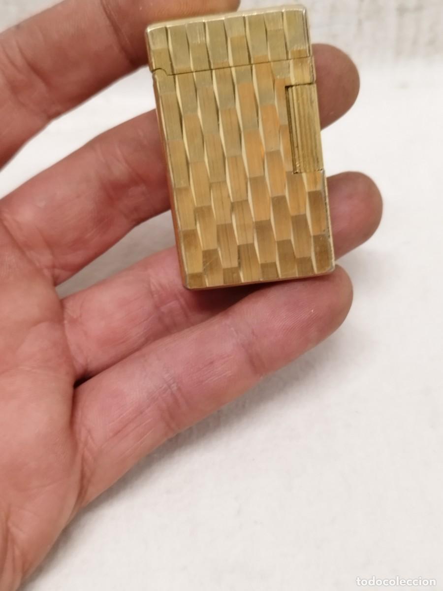 Mecheros: Antiguo mechero de metal dorado Roble. Sin probar.