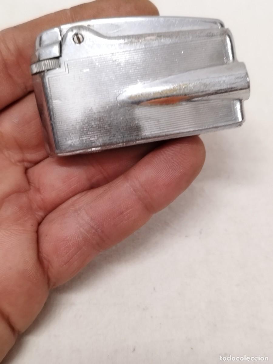Mecheros: Antiguo mechero de metal plateado Ronson. Sin probar.