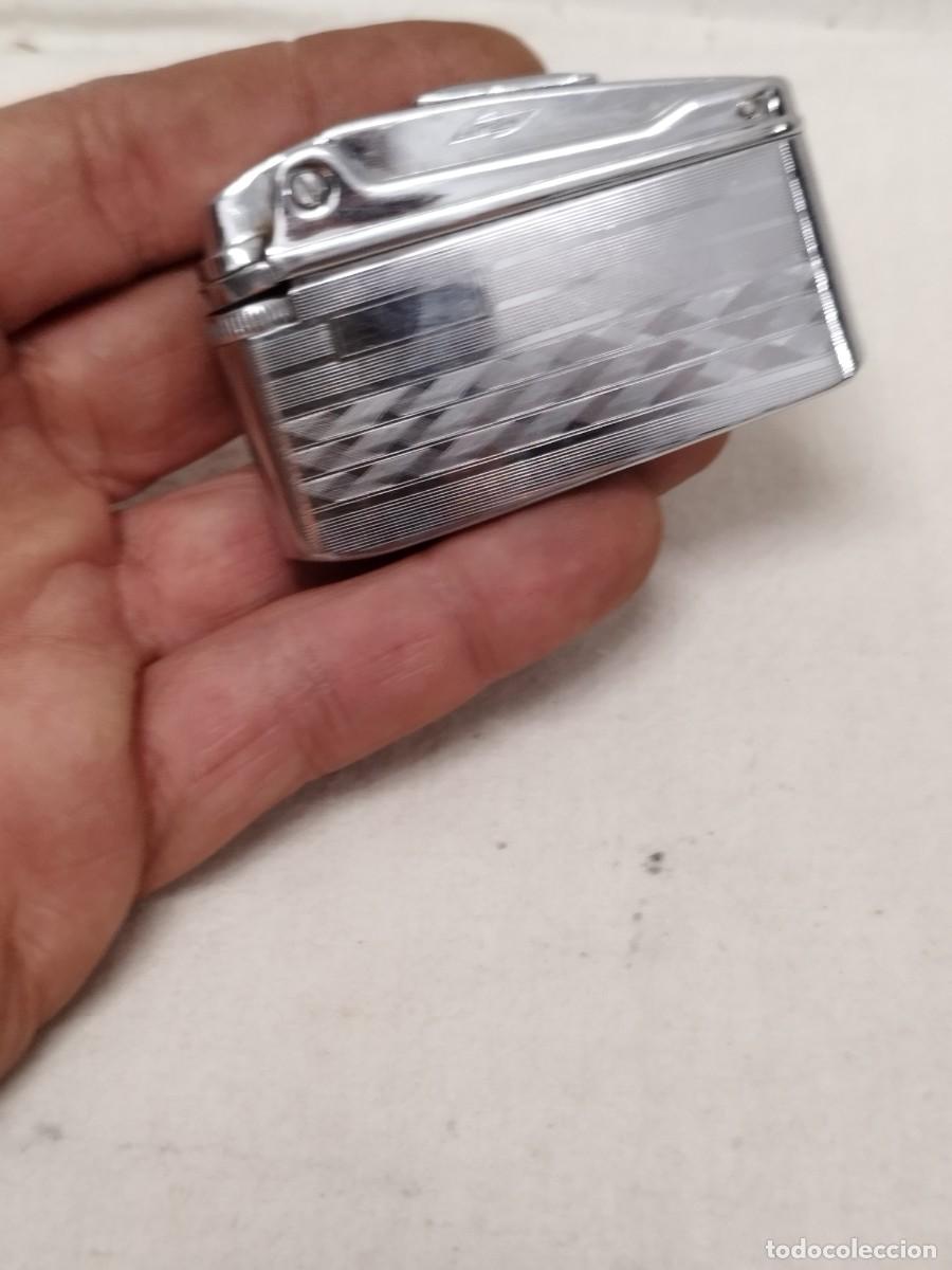 Mecheros: Antiguo mechero de metal plateado Maruman, Mansel. Sin probar.