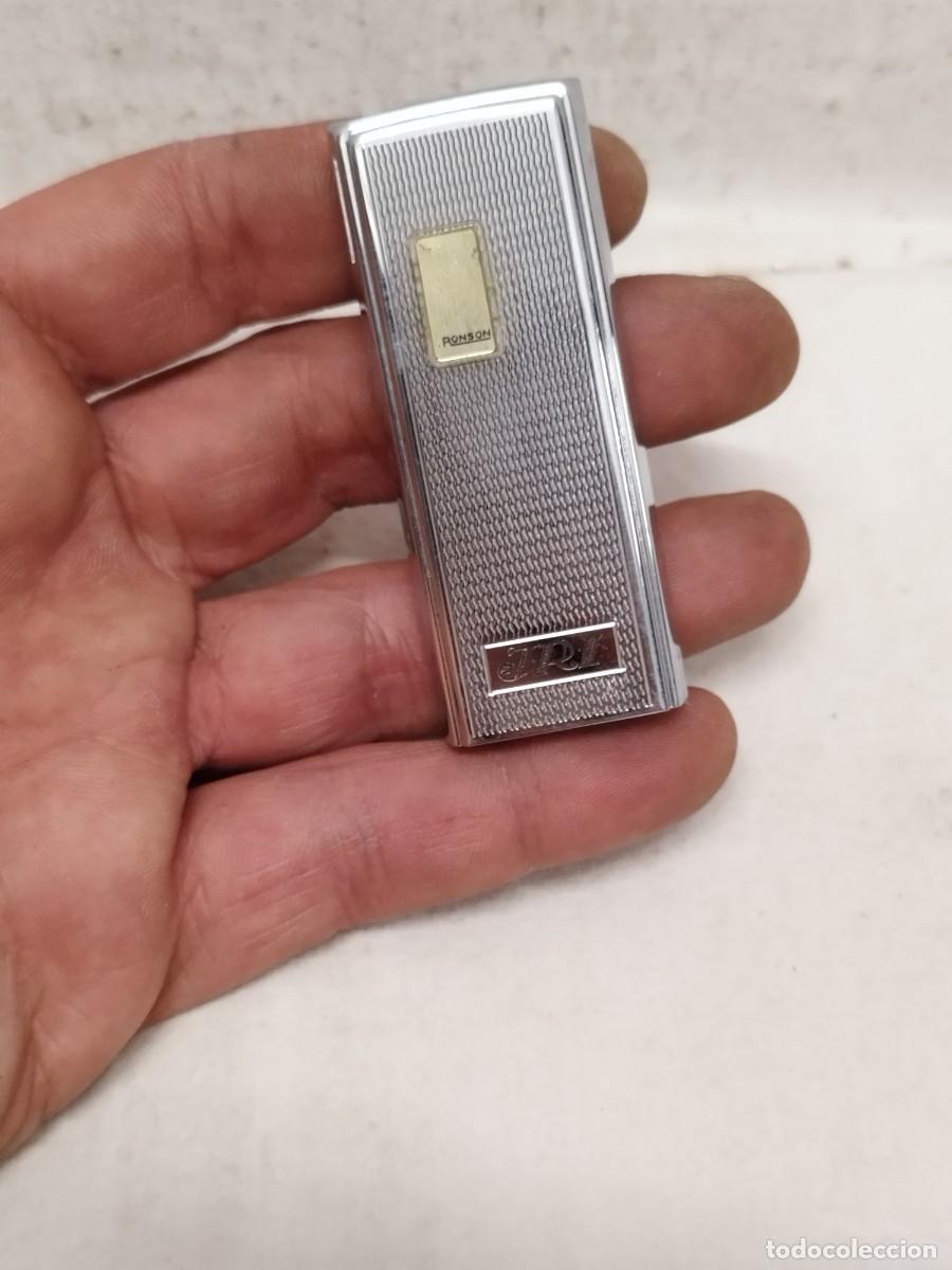 Mecheros: Antiguo mechero, encendedor Ronson iniciales J.R.I. grabadas. Sin probar.