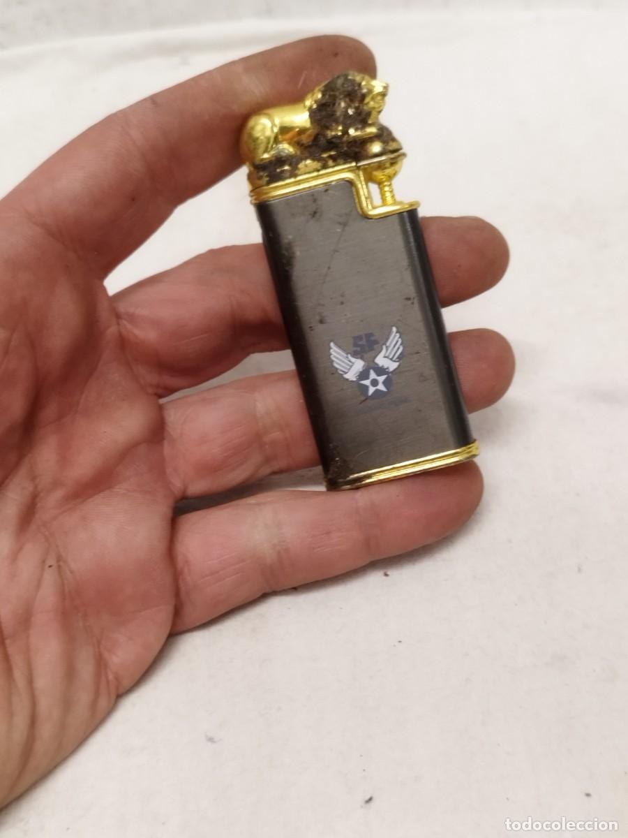 Mecheros: Mechero, encendedor turbo tipo aviacion militar. Con le&oacute;n de adorno a limpiar.