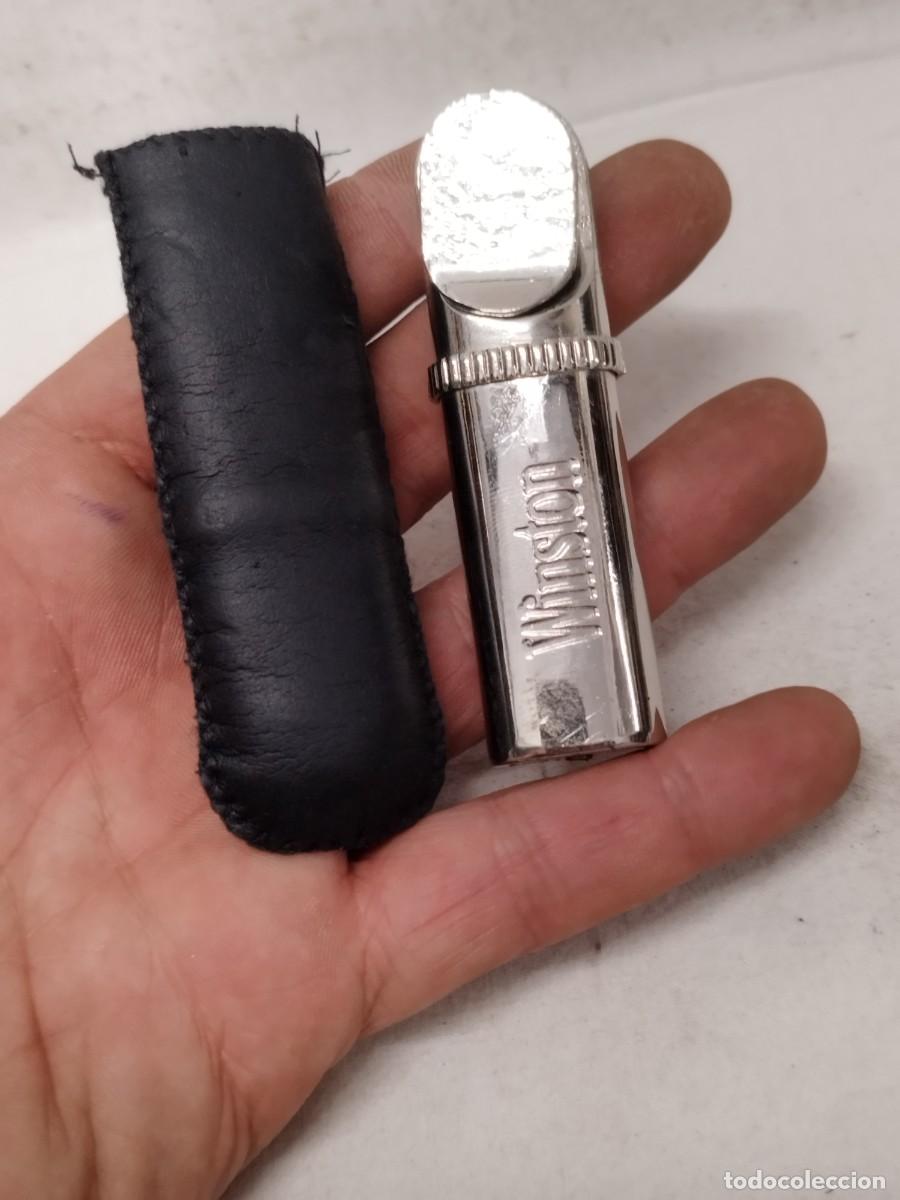 Mecheros: Mechero, encendedor publicidad tabaco, cigarros Winston con su funda y accionador a restaurar.