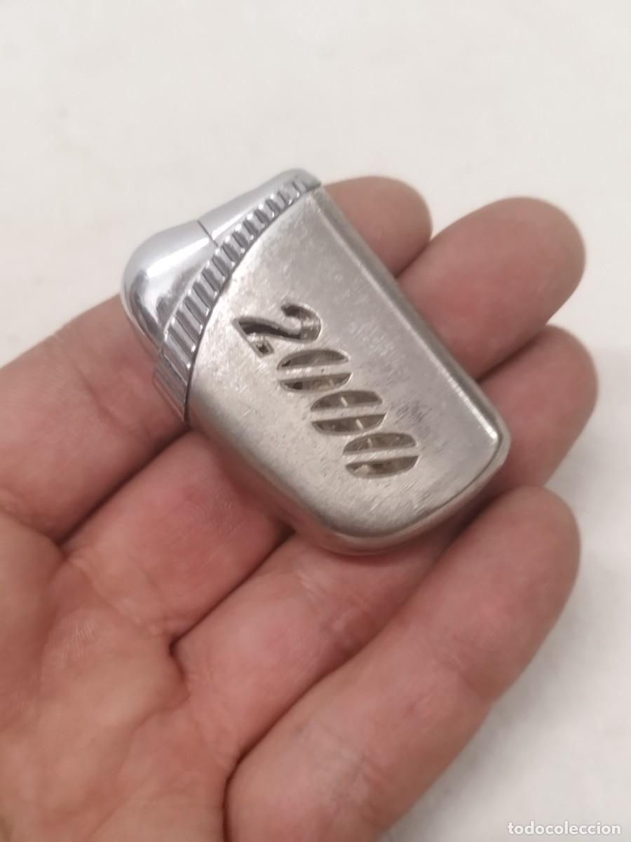 Mecheros: Mechero, encendedor con el numero 2000. Sin probar. - Foto 1