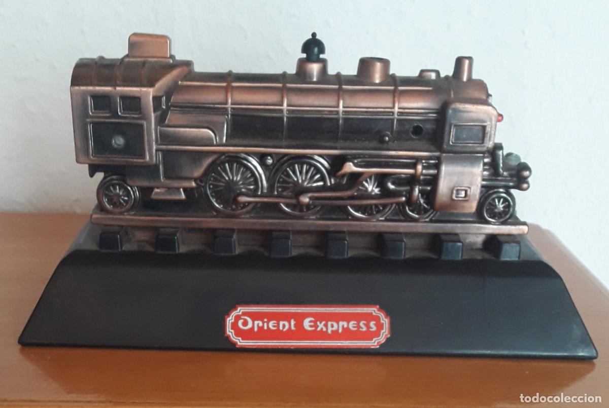 Mecheros: MECHERO LOCOMOTORA ORIENT EXPRESS, M&Uacute;SICAL ( FUNCIONANDO)( SIN CARGA EN EL MECHERO)