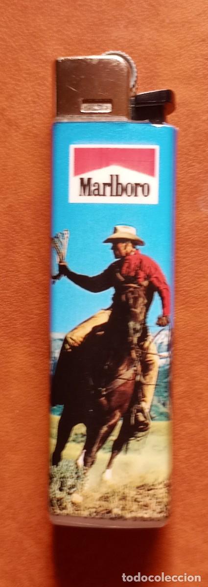 Mecheros: Isqueiro com publicidade Marlboro - Foto 1