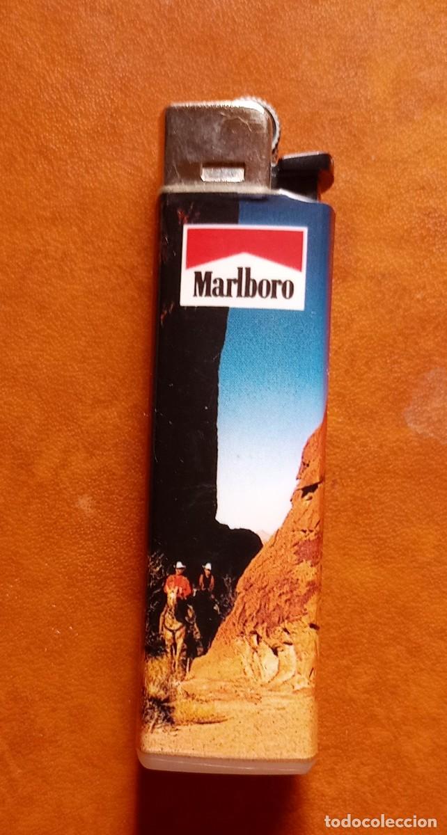 Mecheros: Isqueiro com publicidade Marlboro - Foto 1