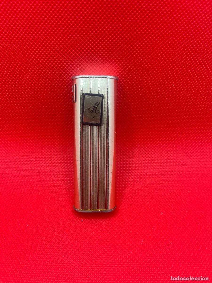 Mecheros: Antiguo Encendedor de Gas - Inscripci&oacute;n Mint Battery - Inicial &rdquo;M&rdquo;