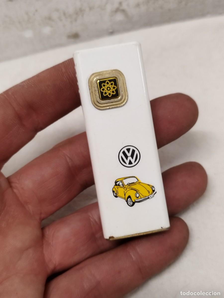 Mecheros: Mechero, encendedor Amstad con logo Volkswagen Beetle, coche escarabajo. Sin probar.