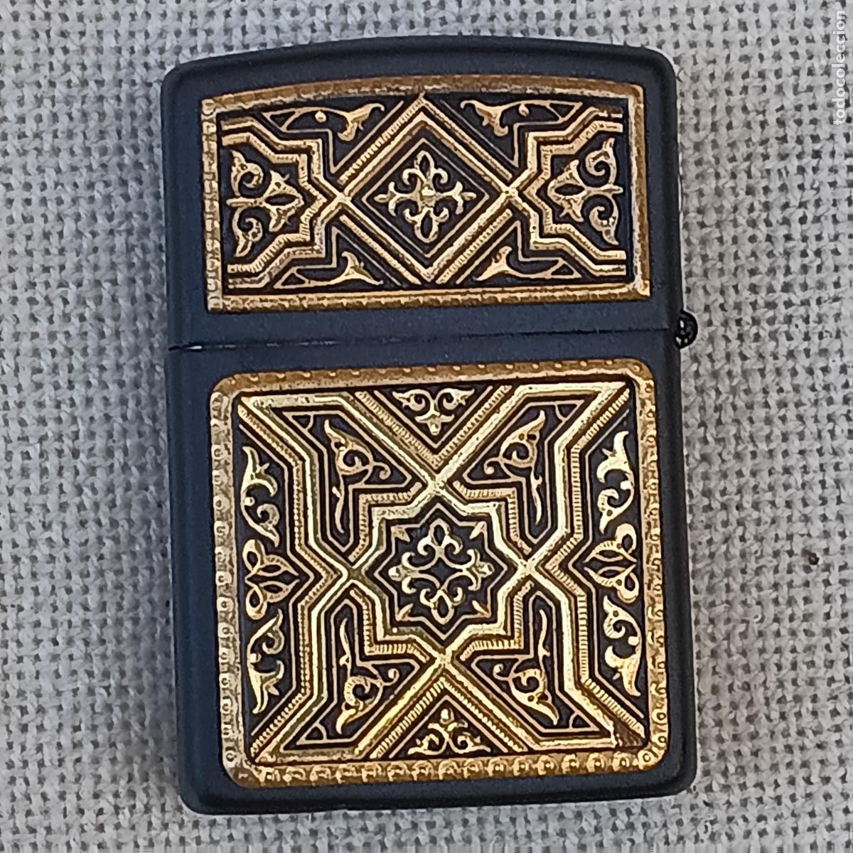Mecheros: MECHERO / ENCENDEDOR MARCA ZIPPO - DAMASQUINADO - MADE IN USA.