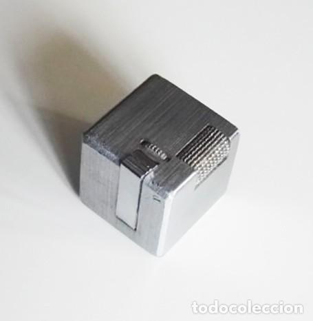 Mecheros: PRECIOSO ELEGANTE MECHERO - CON FORMA DE CUBO - PLATEADO - ENCENDEDOR - LEA DESCRIPCI&Oacute;N