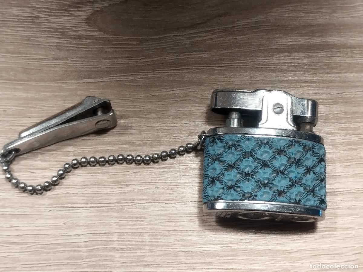 Lighters: JT - ANTIGUO MECHERO ATLAS CON DECORACION Y UN CORTAU&Ntilde;AS. PEQUE&Ntilde;O TAMA&Ntilde;O. VER FOTOS