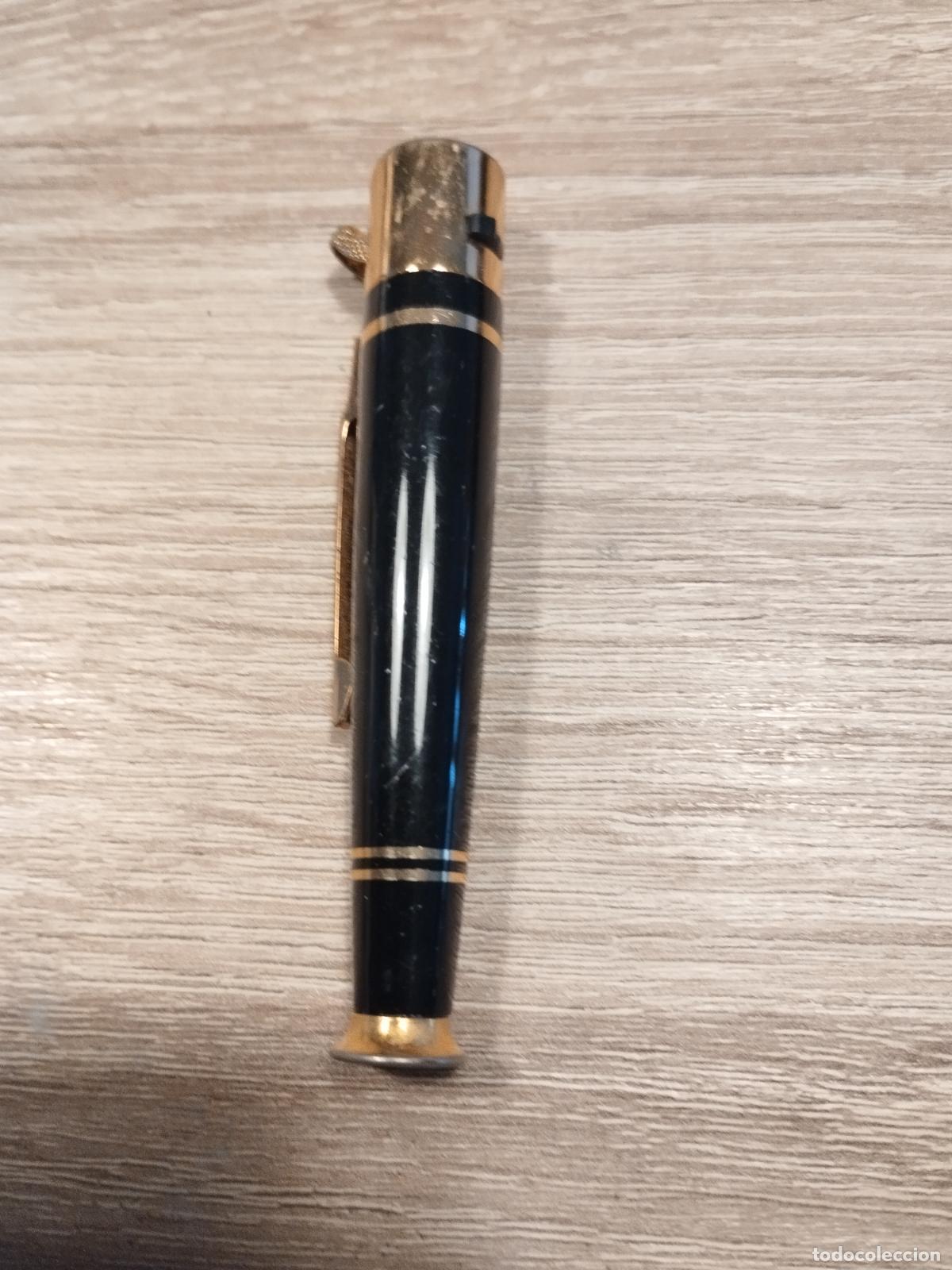 Mecheros: MECHERO CILINDRICO CON PINZA PARA SUJETARLO EN EL BOLSILLO. SIN MARCA. CURIOSO. VER FOTOS.