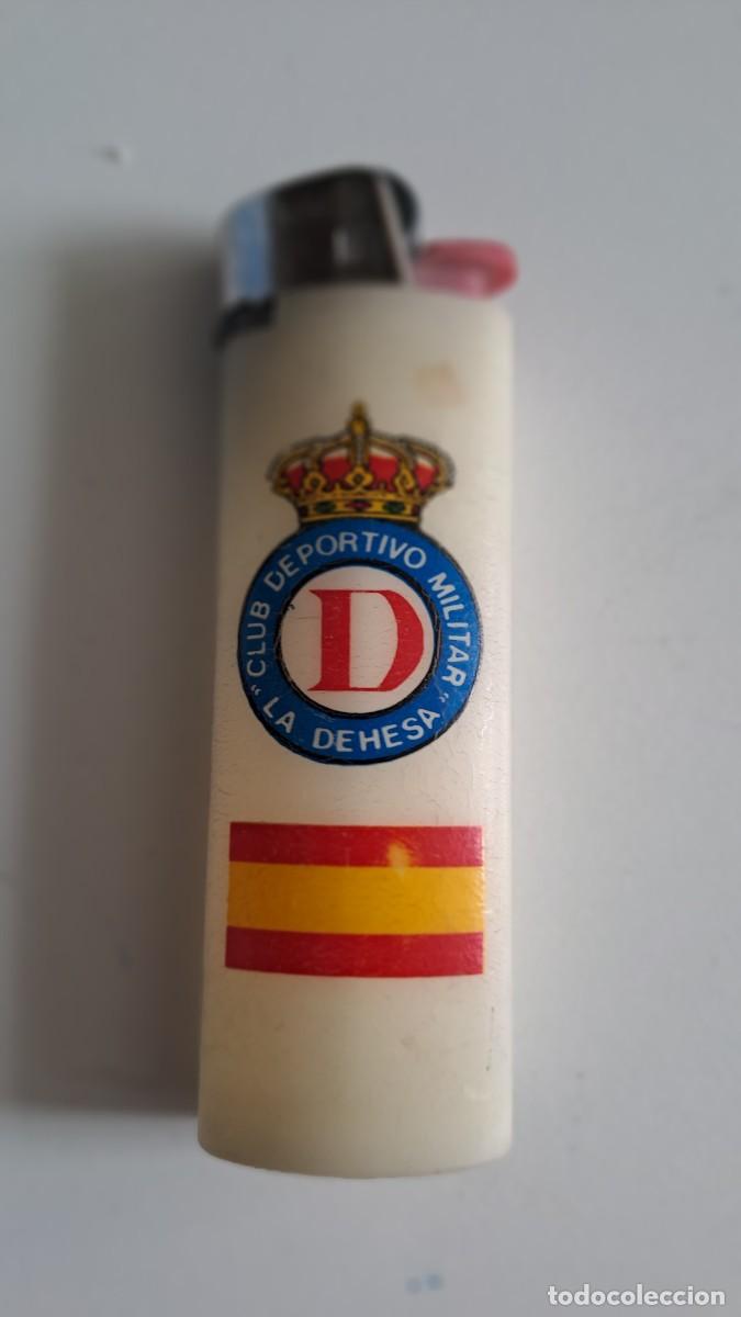 Briquets: ANTIGUO MECHERO MILITAR CLUB DEPORTIVO LA DEHESA - PIEZA DE COLECCION