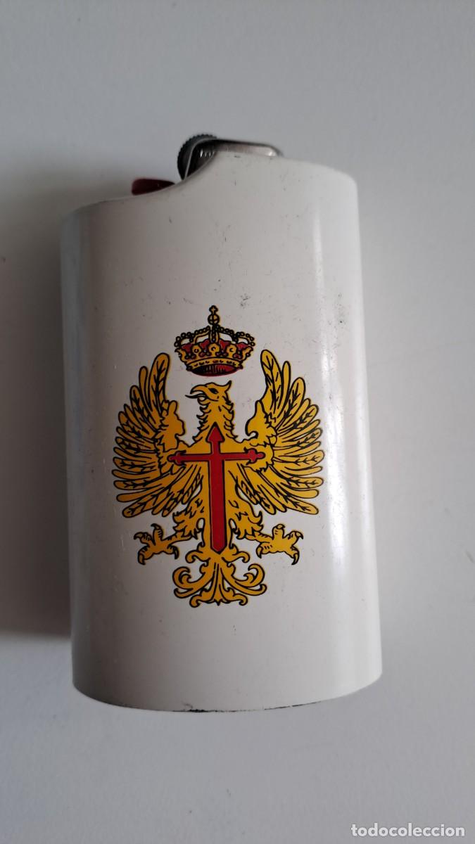 Mecheros: ANTIGUA BASE DE PLASTICO ESCUDO EJERCITO - MECHERO BIC - PIEZA DE COLECCION