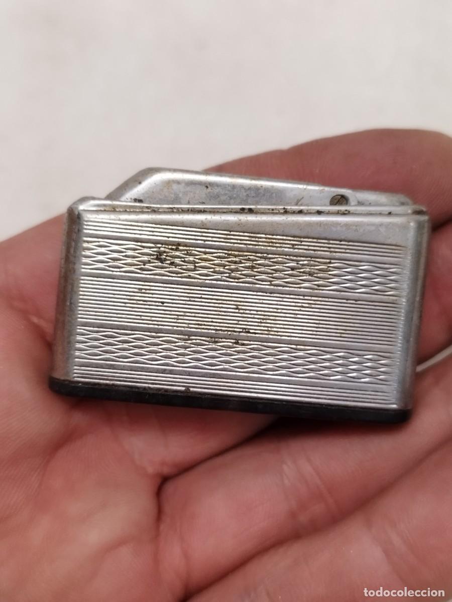Lighters: Antiguo mechero Yvelo. Sin probar.