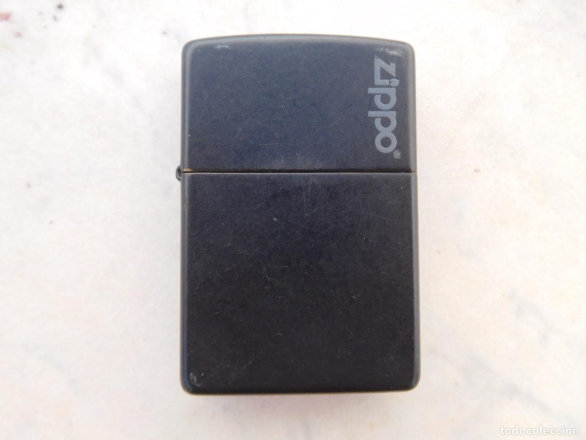 Briquets: Encendedor Zippo lacado negro del a&ntilde;o 2001 (Funciona)