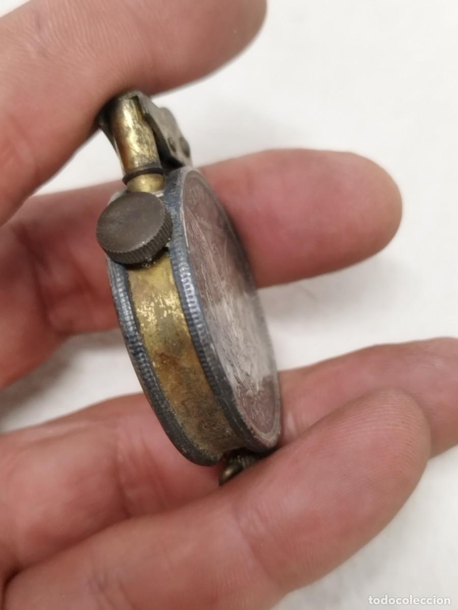 Mecheros: Antiguo mechero en forma de moneda de d&oacute;lar. A identificar. - Foto 3