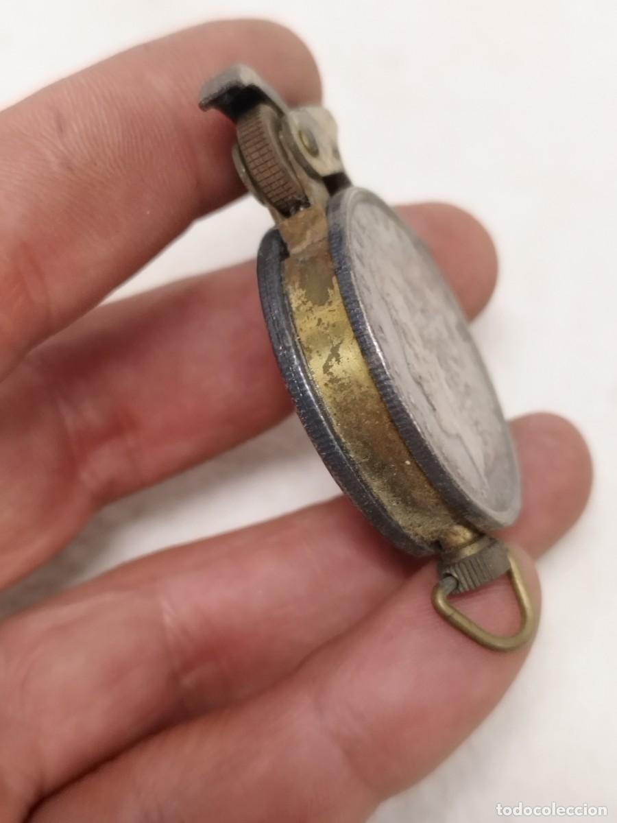 Mecheros: Antiguo mechero en forma de moneda de d&oacute;lar. A identificar. - Foto 5