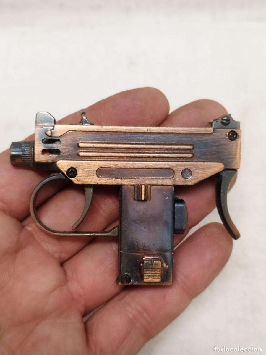 Mecheros: Mechero en forma de pistola, UZI. Sin probar.