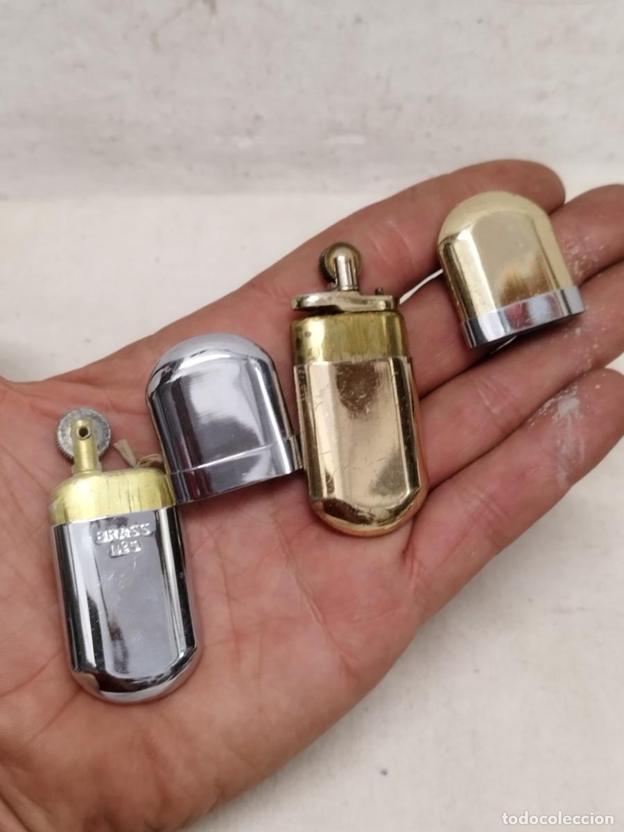 Mecheros: Dos Mecheros, encendedores. Plateado Brass N&ordm; 5 y otro dorado. Sin probar.