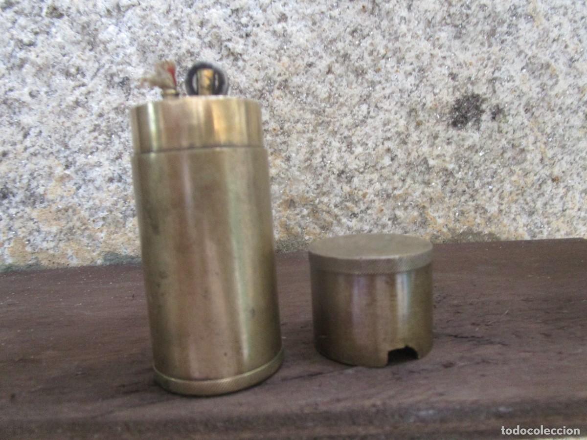 Mecheros: ANTIGUO MECHERO ENCENDEDOR VACIADO Y TORNEADO EN BRONCE 9X3,5CM - APROX 1940 170GR FUNCIONANDO. + IF
