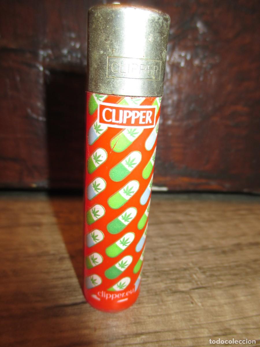 Mecheros: 834- Mechero Clipper Colecci&oacute;n Descatalogado - Rojo P&iacute;ldoras Marihuana (Muy Buen Estado)