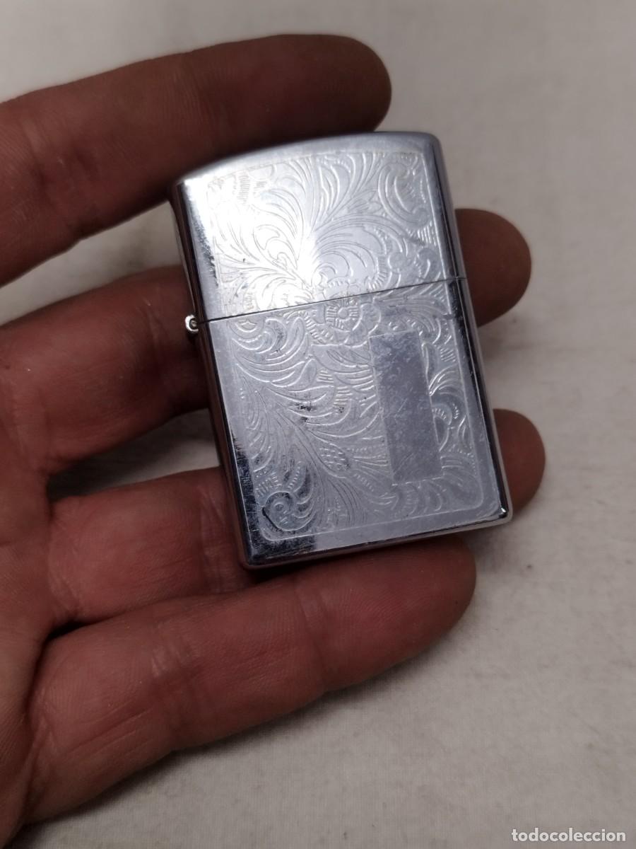 Mecheros: Antiguo mechero Tipo Zippo grabado, trabajado. Sin probar.