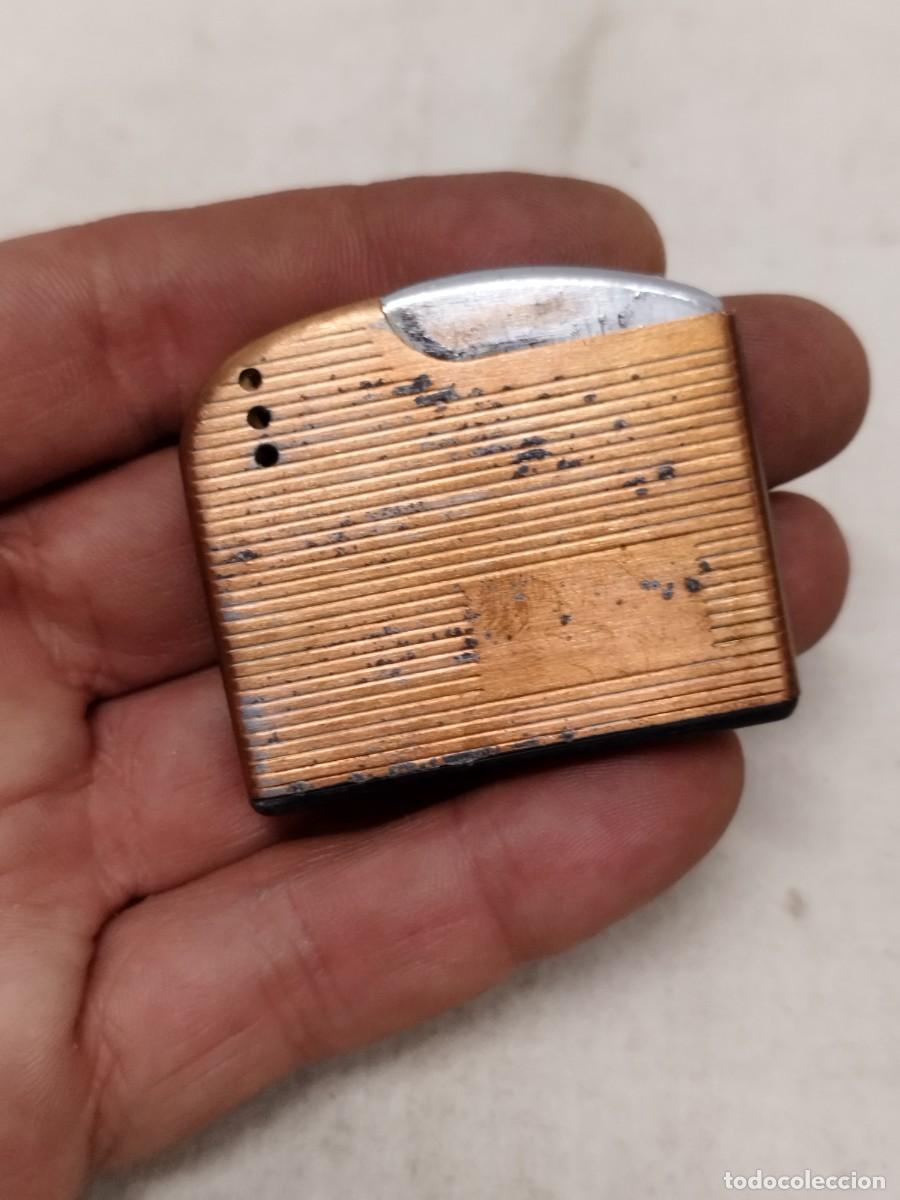 Mecheros: Antiguo mechero, encendedor a identificar y sin probar.
