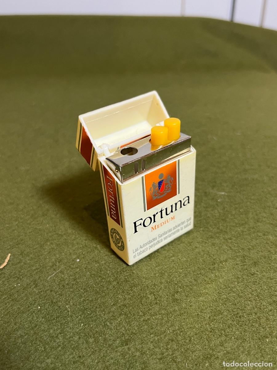 Briquets: Mechero vintage paquete de tabaco Fortuna Medium publicidad cigarrillos encendedor colecci&oacute;n
