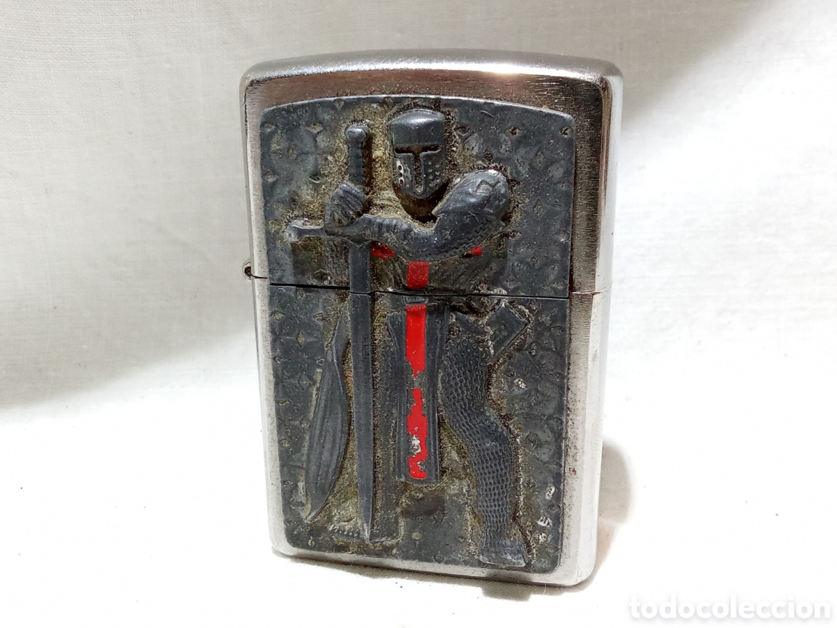 Mecheros: ZIPPO L 20 CON TEMPLARIO