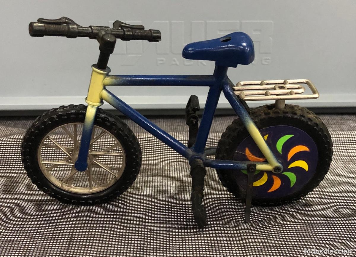 Mecheros: MECHERO REUTILIZABLE EN FORMA DE MINIATURA DE BICICLETA. VINTAGE