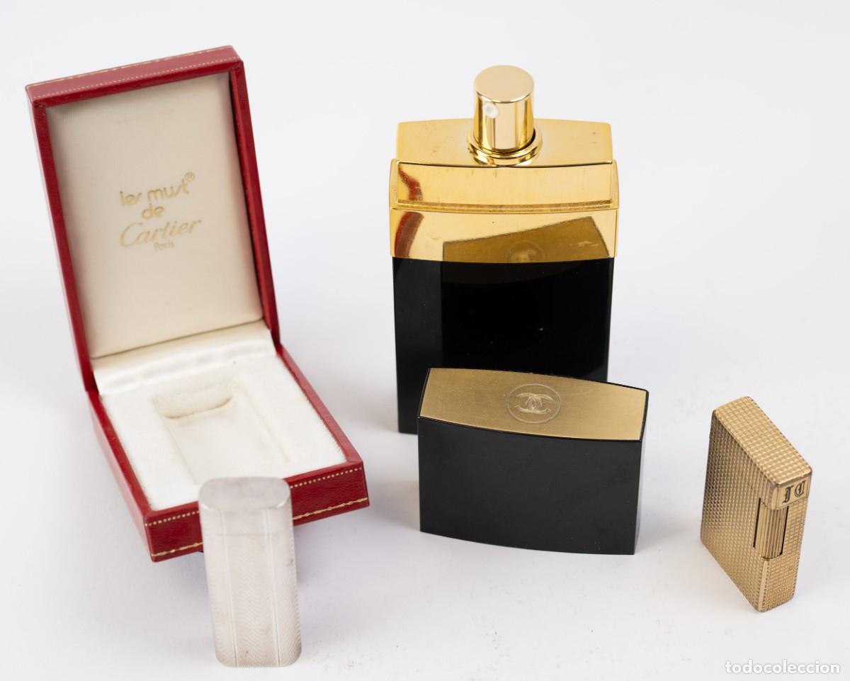 Mecheros: Must de CARTIER, encendedor con decoraci&oacute;n guilloch&eacute;edor + Un encendedor Dupont + Un vaporizador rec