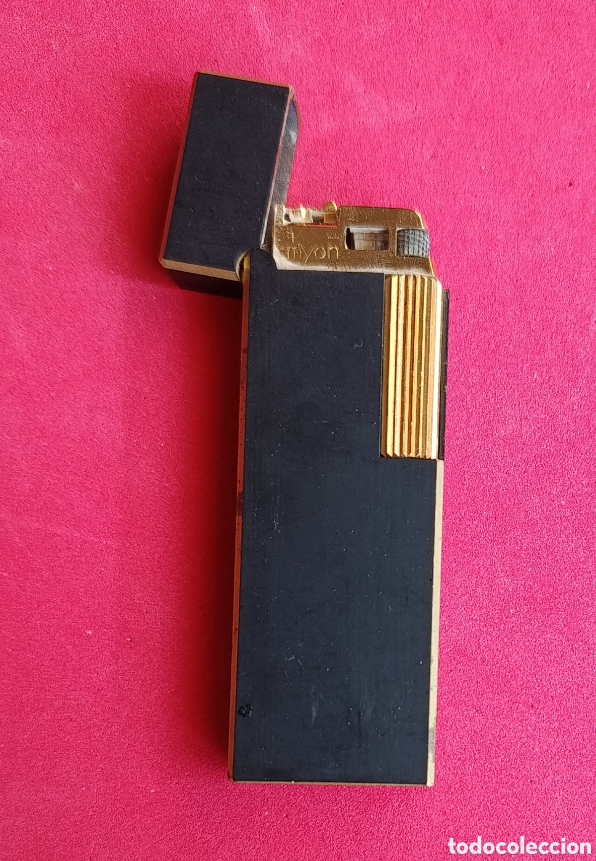 Mecheros: ENCENDEDOR VINTAGE MYON FLAMINAIRE (MODELO LUXE O SIMILAR) LACA NEGRA Y BA&Ntilde;O ORO - FRANCIA