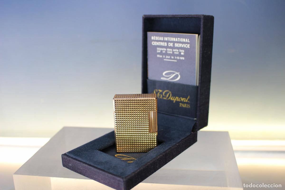 Mecheros: Mechero S.T. Dupont L&iacute;nea 1 chapado en oro 20&mu;m, dise&ntilde;o punta de diamante. 1976.