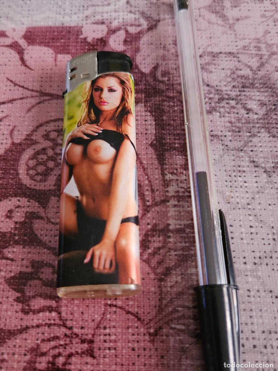 Mecheros: Mechero Encendedor De Gas Estampado Completo Con Fotograf&iacute;a Er&oacute;tica, Funciona Bien.