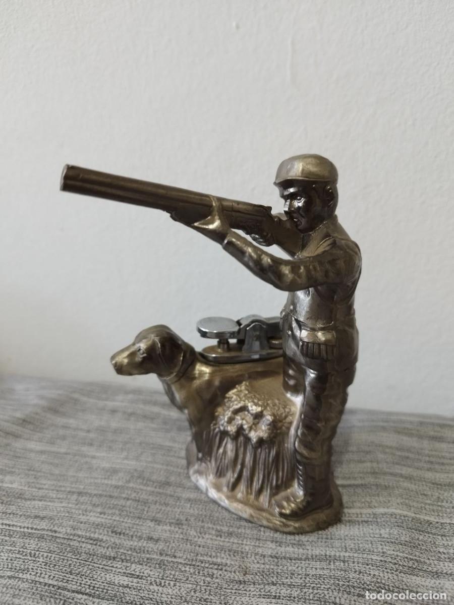 Mecheros: Mechero Cazador y Perro de Caza Hecho en Jap&oacute;n Funciona Met&aacute;lico Vintage