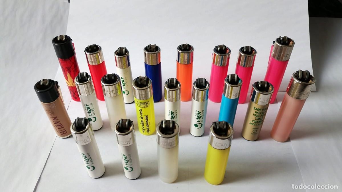 Feuerzeuge: Colecci&oacute;n o lote de mas de 20 mecheros Clipper con publicidad y normales
