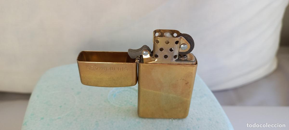 Mecheros: Encendedor o mechero de gasolina Zippo, Solid Brass, de lat&oacute;n. A 17. Made in USA